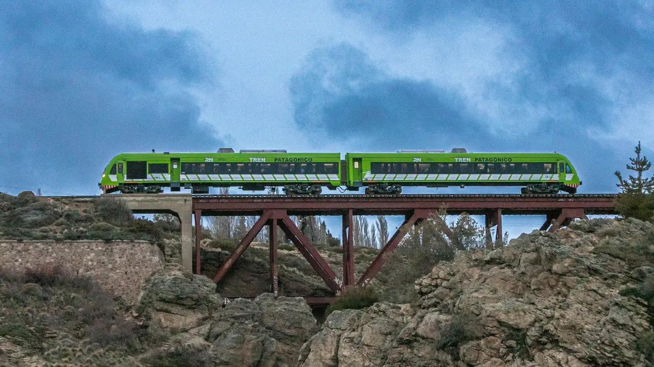 Con altos niveles de ocupaci&oacute;n, el servicio ferroviario nocturno sigue cautivando a turistas de la cordillera 