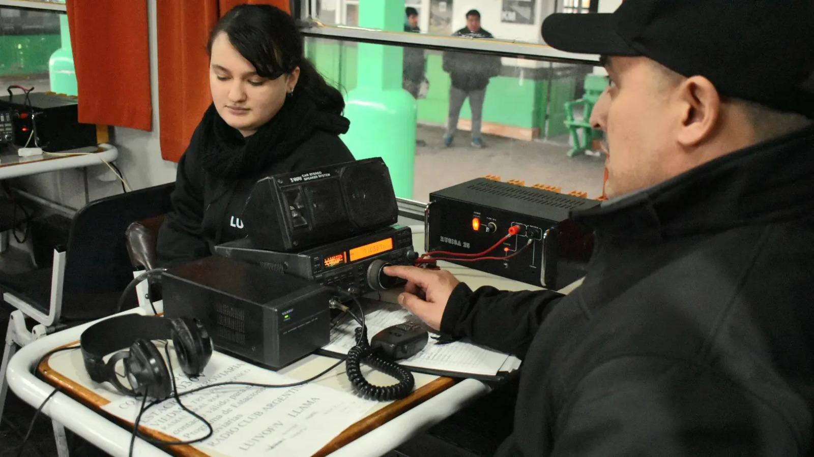 Radioaficionados transmitieron para todo el pa&iacute;s desde el Tren Patag&oacute;nico