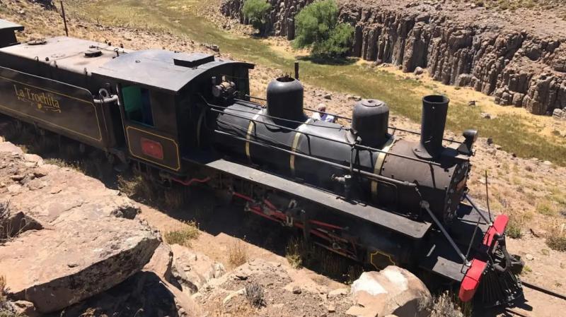 La Trochita: surcar la Estepa en el centenario tren a vapor es un viaje &eacute;pico