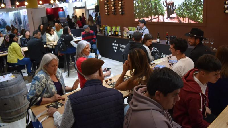 FIT 2023: Miles de potenciales turistas llegaron al stand de R&iacute;o Negro