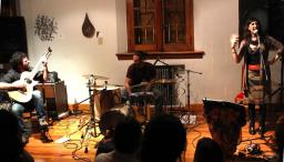 OKE TR&Iacute;O VUELVE A TOCAR EN EL CICLO CULTURA EN PRENSA