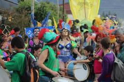 Fiesta precarnaval en el barrio Nueva Jamaica