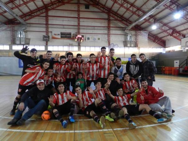 Estudiantes Unidos Campe&oacute;n