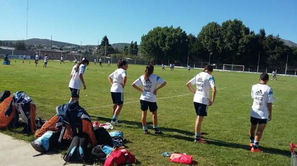 La selecci&oacute;n de F&uacute;tbol Femenino se entrena en Bariloche pensando en el Mundial