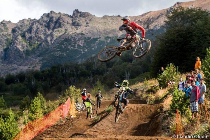 Cerro Catedral es uno de los escenarios de la pel&iacute;cula de descenso en Mountain Bike