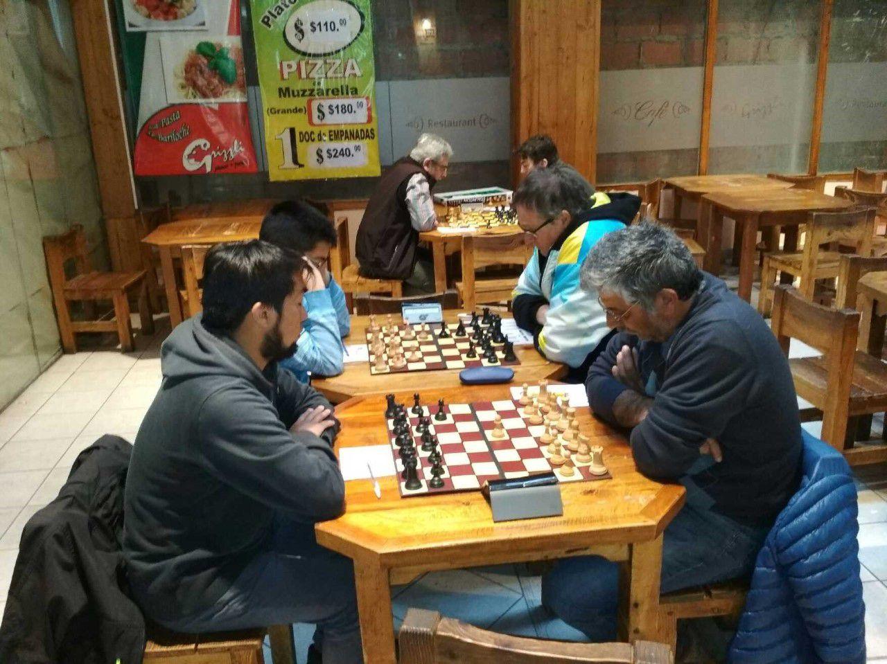 Cinco punteros luego de la segunda ronda del ajedrez barilochense