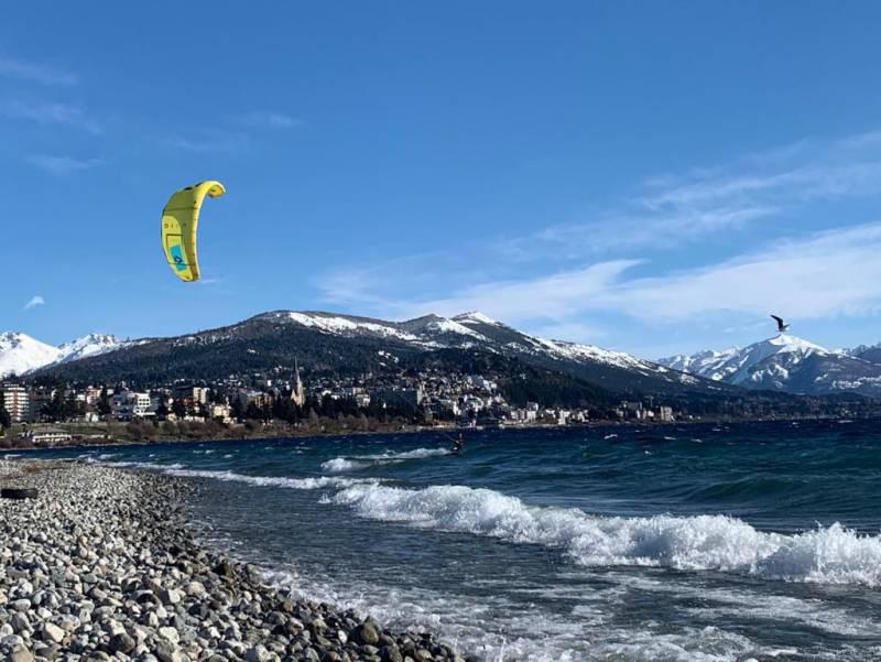 Volvi&oacute; el Kitesurf al lago Nahuel Huapi