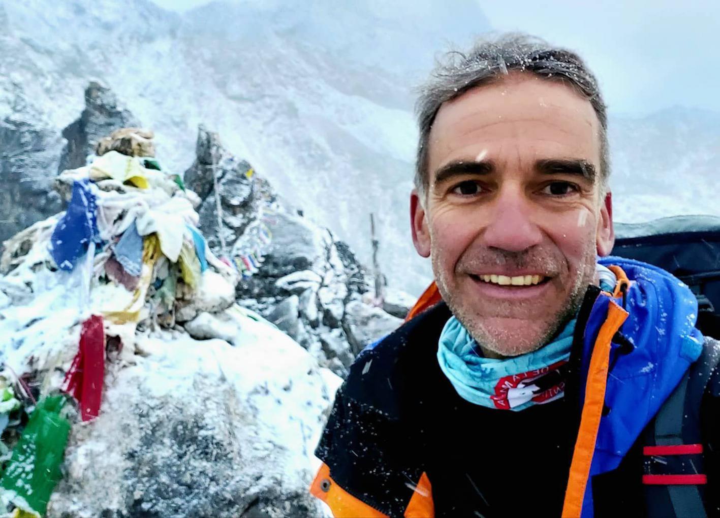 Javier Rem&oacute;n, el barilochense que hizo cumbre en el Everest