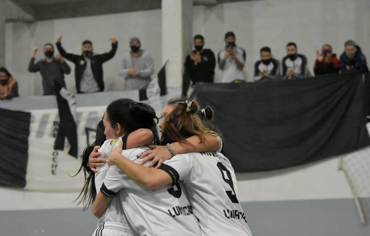 Las "Lun&aacute;ticas" se reinventaron y volvieron a salir campeonas