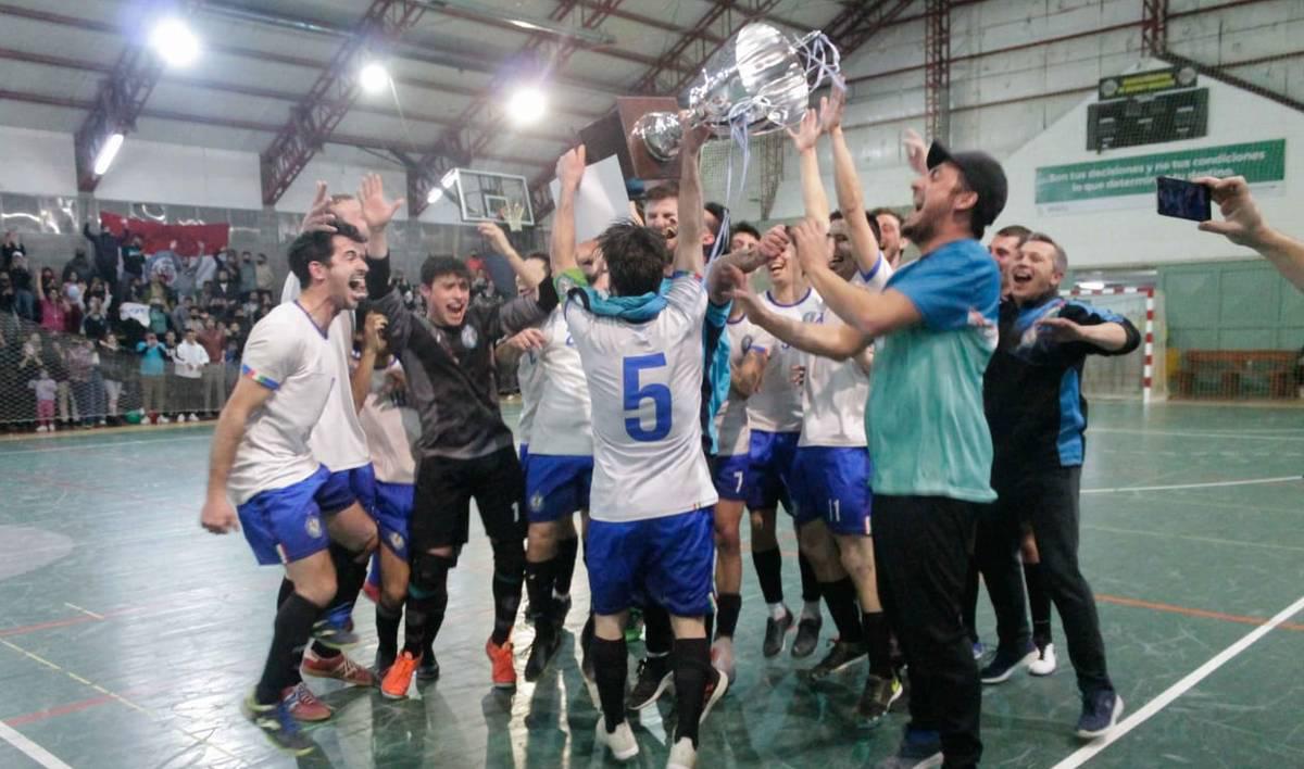 El p&uacute;blico volvi&oacute; a disfrutar a pleno del futsal y San Esteban grit&oacute; campe&oacute;n