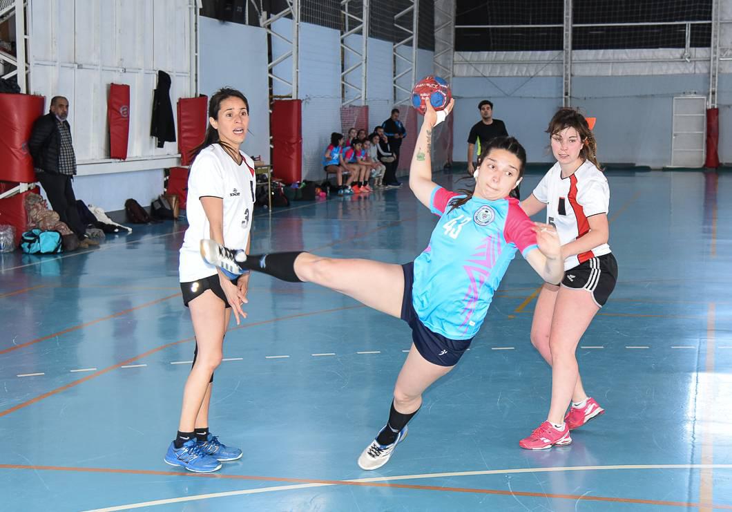 La segunda fecha del handball de los Lagos se dividi&oacute; en dos ciudades