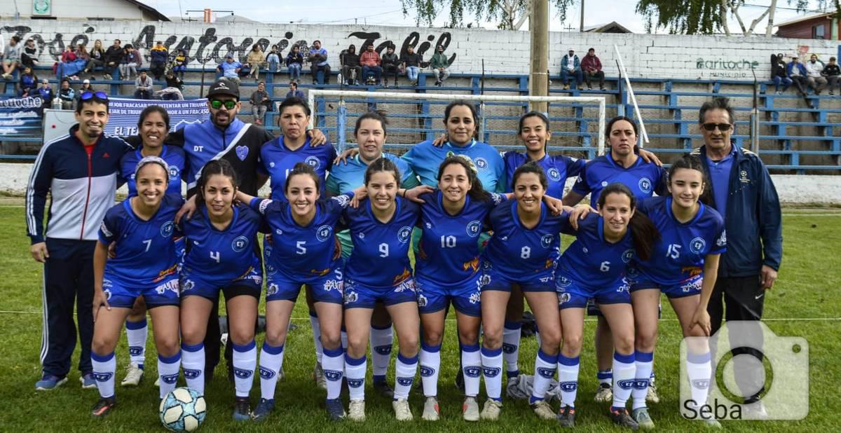 El Team grit&oacute; campe&oacute;n en la Liga Municipal de f&uacute;tbol femenino