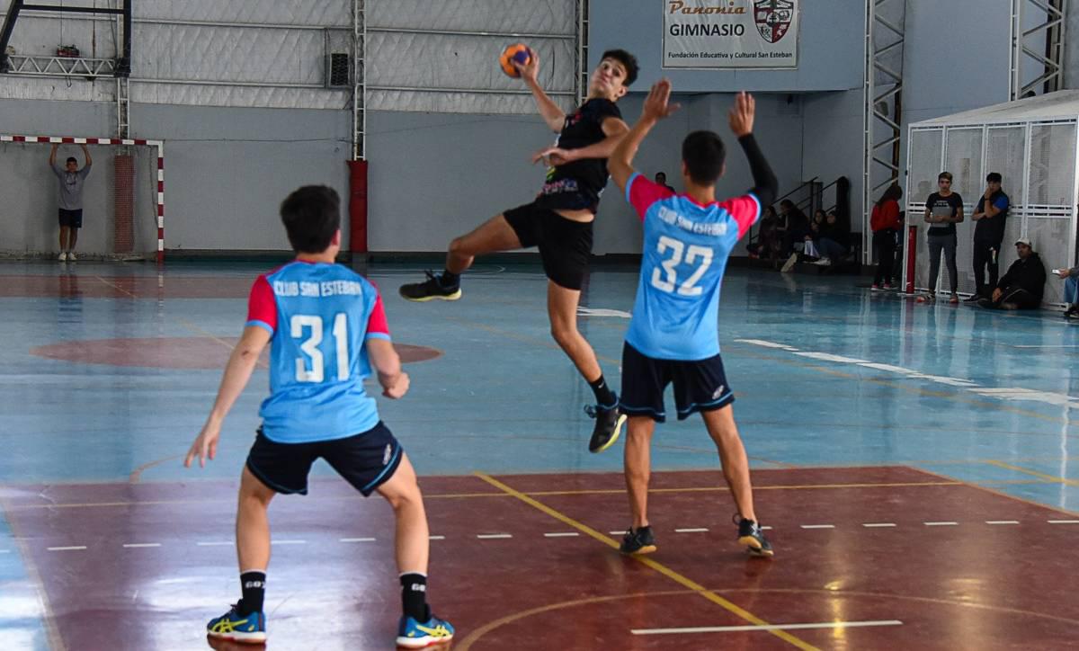 Arranc&oacute; el torneo Oficial 2022 del handball de los lagos