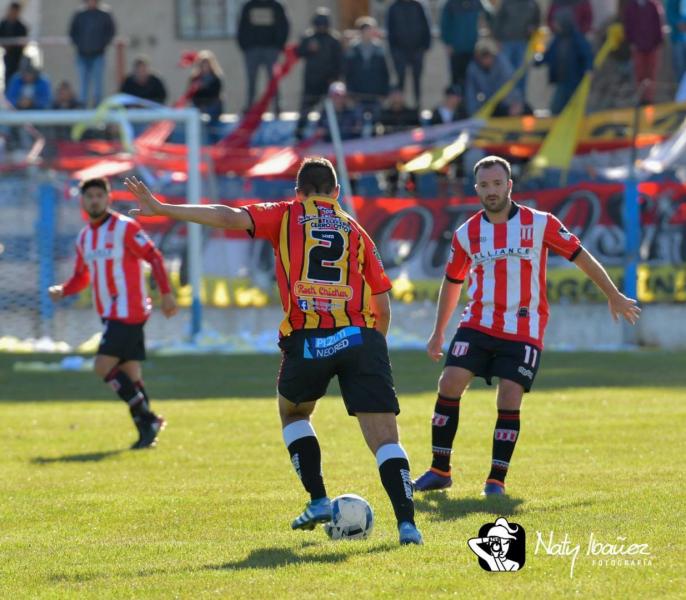 Cruz del Sur y Estudiantes Unidos jugar&aacute;n el cl&aacute;sico del f&uacute;tbol barilochense