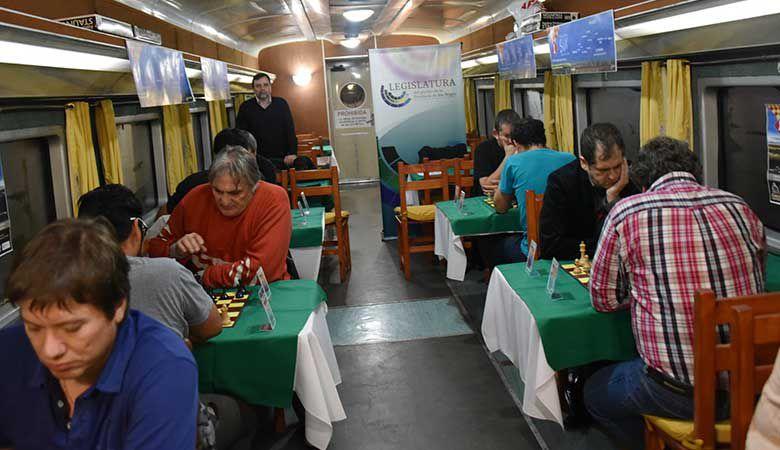 Bell&iacute;&shy;sima experiencia vivieron ajedrecistas que jugaron en el Tren Patag&oacute;nico