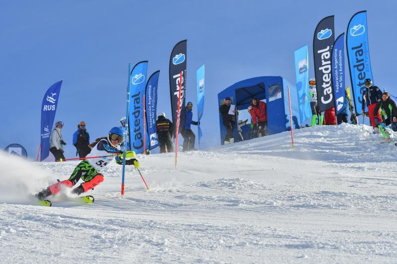 Contin&uacute;a la semana Internacional FIS de Esqu&iacute;&shy; Alpino en Catedral