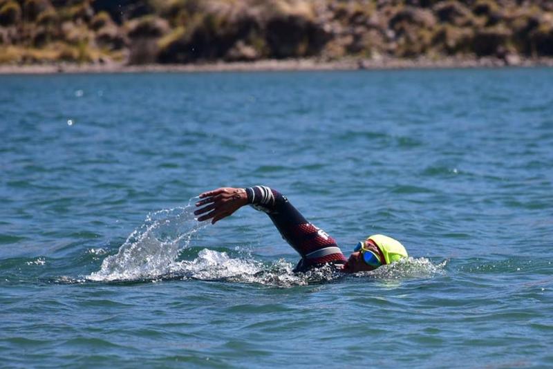 Dos barilochenses ganaron desaf&iacute;o de aguas abiertas en embalse Pichi Pic&uacute;n Leuf&uacute;