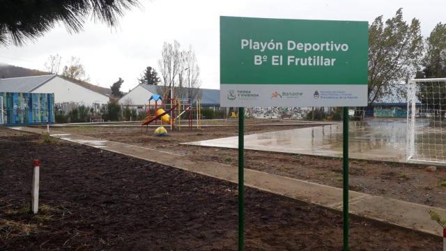 Se inaugur&oacute; el Play&oacute;n Deportivo del B&deg; El Frutillar