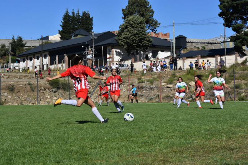 Contin&uacute;a la actividad de la Liga Municipal de f&uacute;tbol femenino