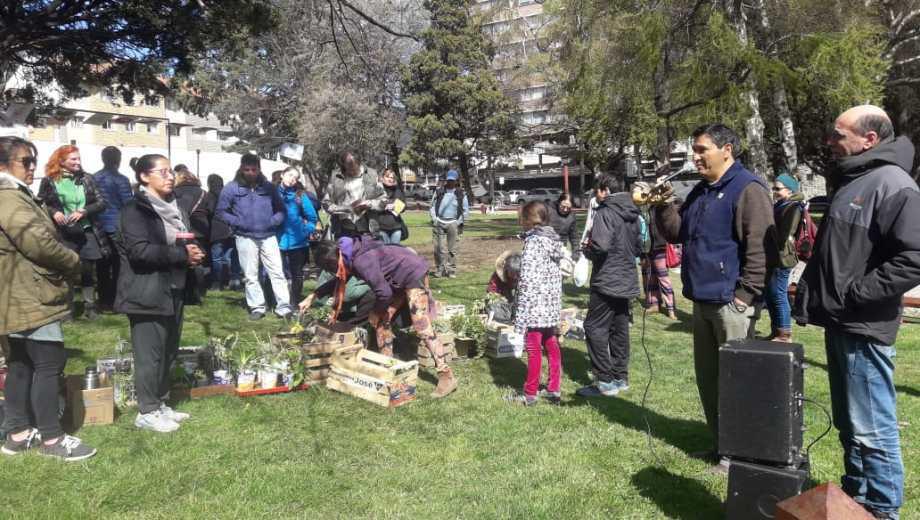 Huerteros lanzan una nueva temporada de intercambio de semillas en Bariloche