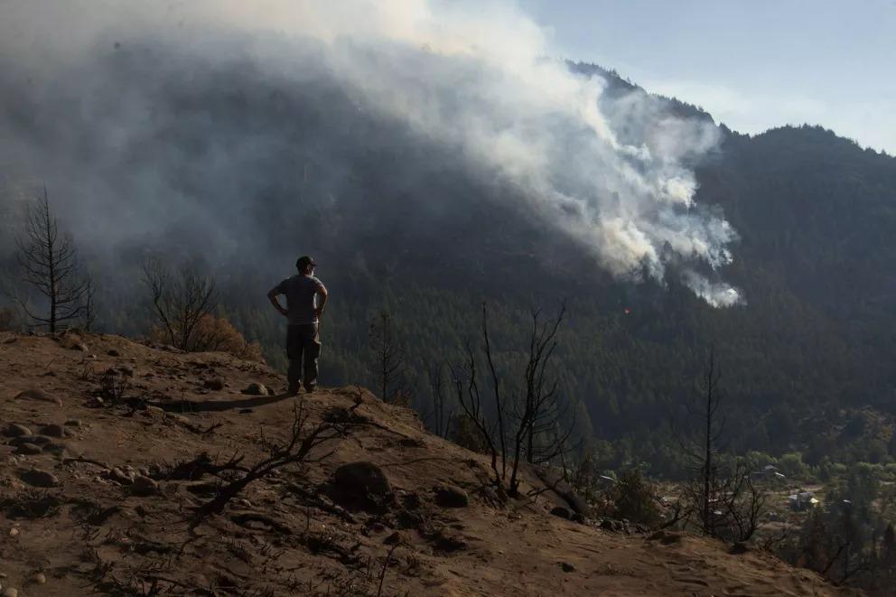 Brigadistas barilochenses ayudar&aacute;n a combatir el incendio en Cuesta del Ternero