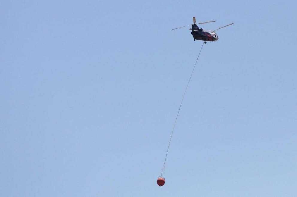 El Boeing &#147;Chinook&#148; volvi&oacute; a la Patagonia para apoyar el combate de incendios