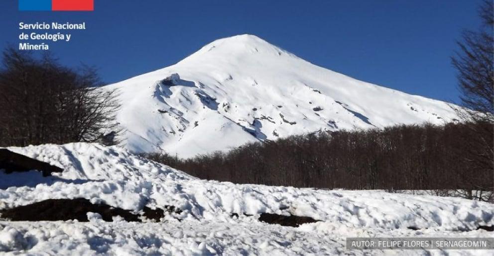 Volc&aacute;n Villarrica: sismo y emisi&oacute;n de cenizas