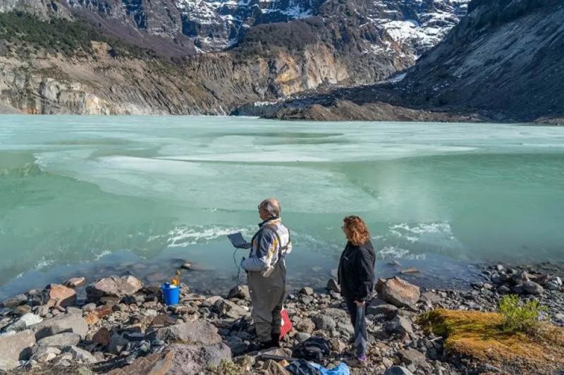 Se cre&oacute; un lago debido al retroceso del glaciar Ventisquero Negro