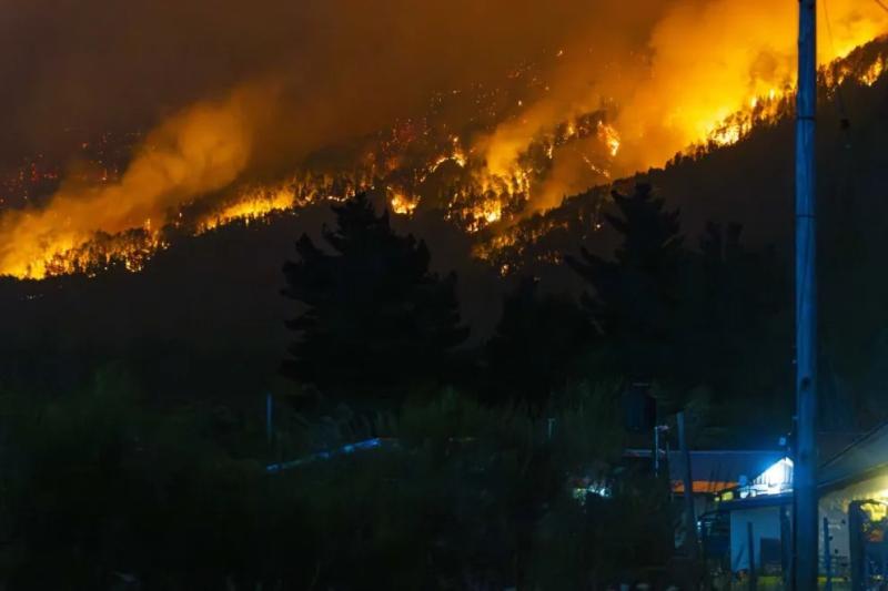 Abogados ambientalistas analizan lo que sucede con los incendios en la Patagonia