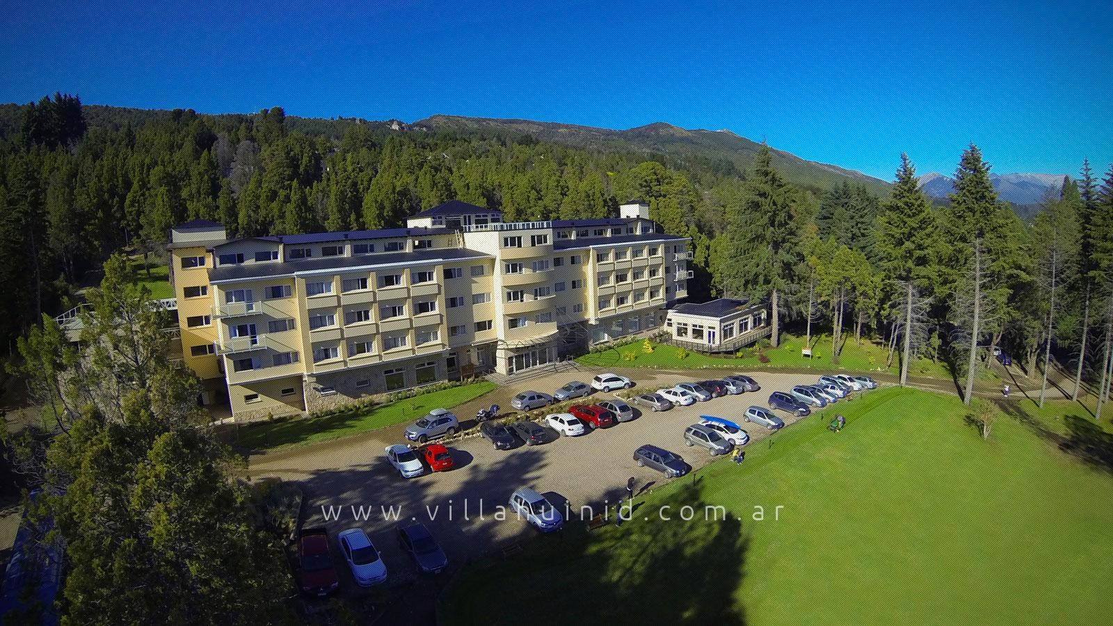 Hotel Pioneros Bariloche - Villa Huinid desde $3.600/noche + IVA /Precio final $4.356
