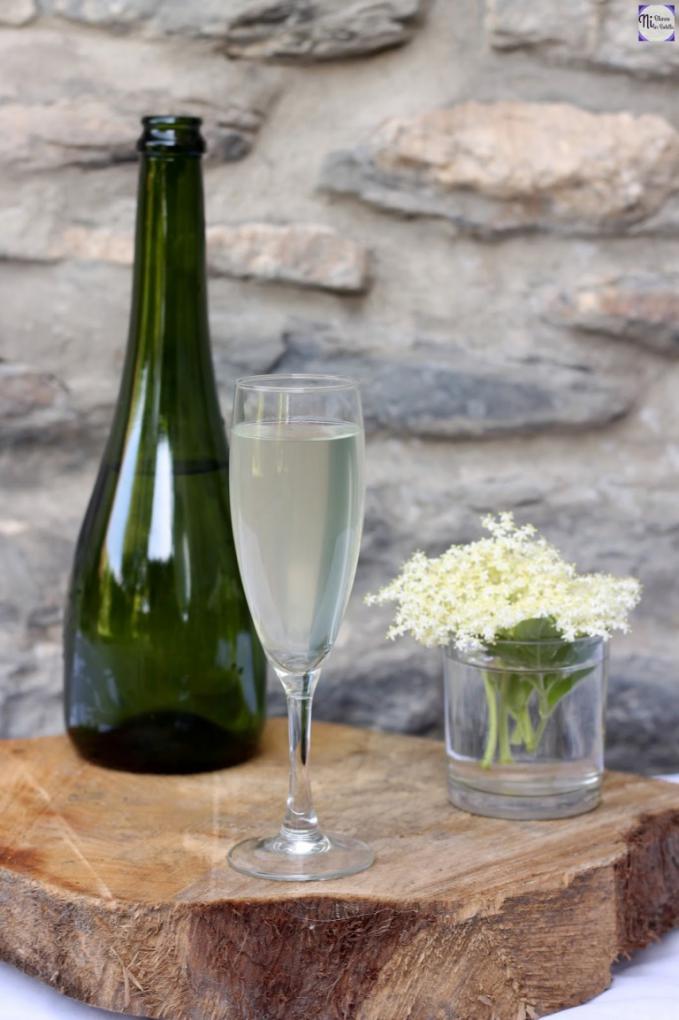 El champagne de sauco de Sara Itkin, la m&eacute;dica yuyera de Bariloche: una receta natural con flores patag&oacute;nicas